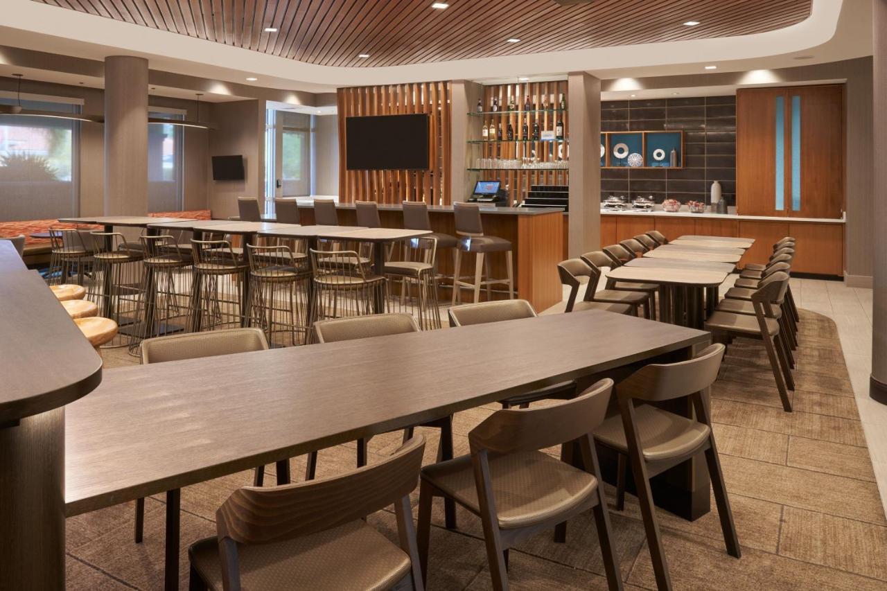 Springhill Suites By Marriott Fort Myers Естеро Екстериор снимка