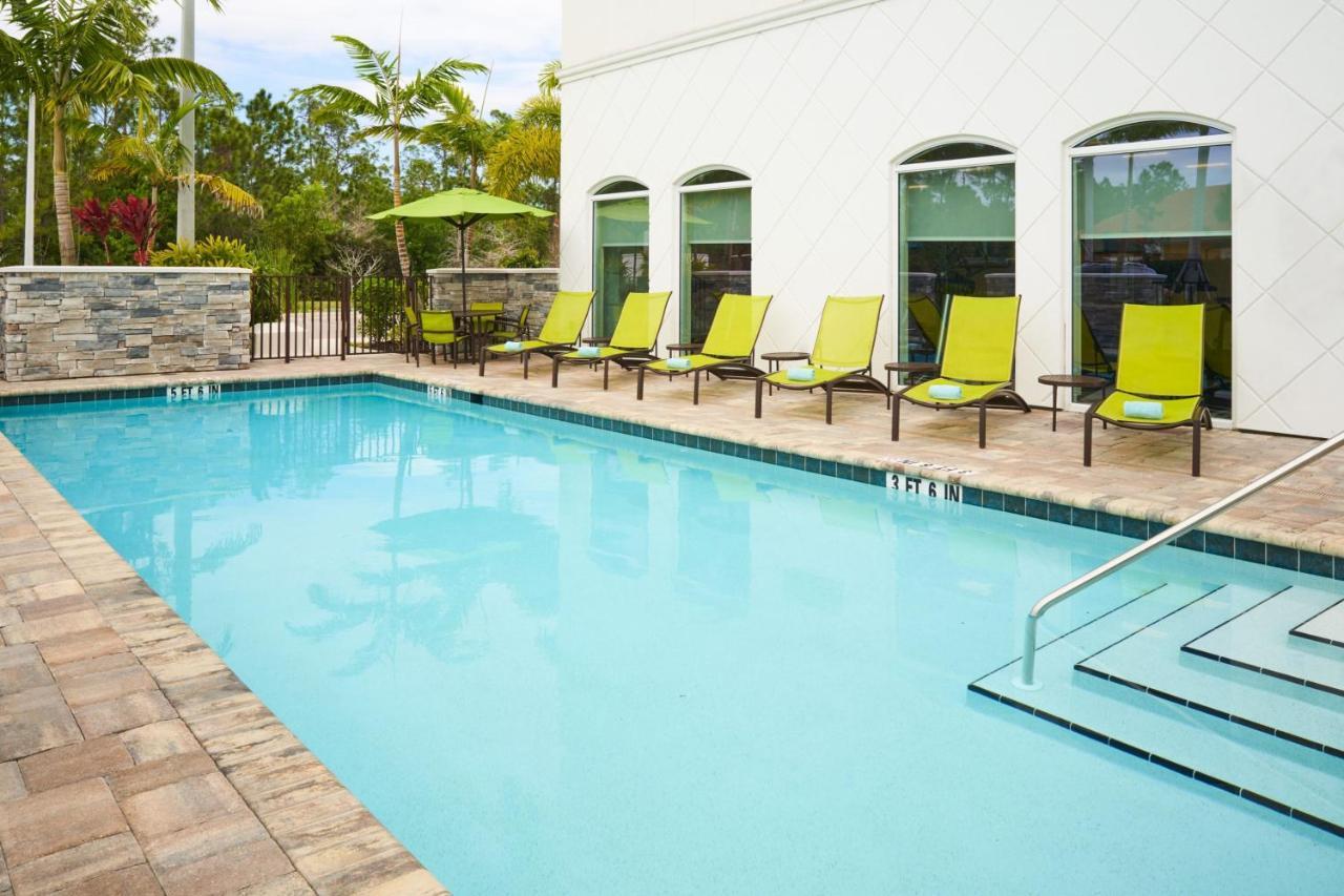 Springhill Suites By Marriott Fort Myers Естеро Екстериор снимка
