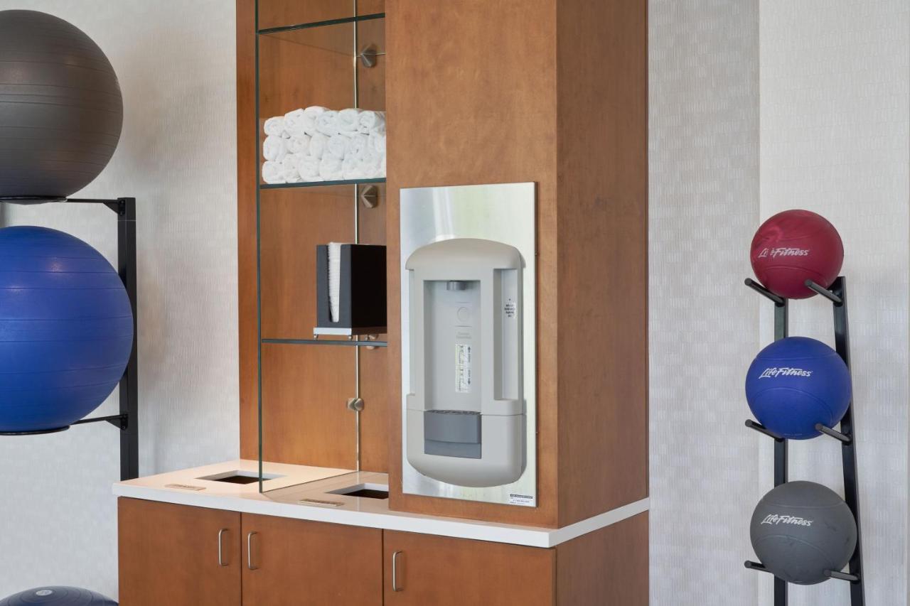 Springhill Suites By Marriott Fort Myers Естеро Екстериор снимка